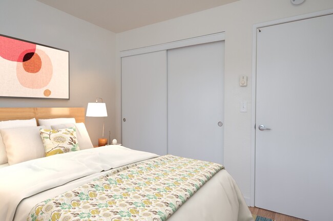 River Run Village Bedroom - River Run Village Apartments