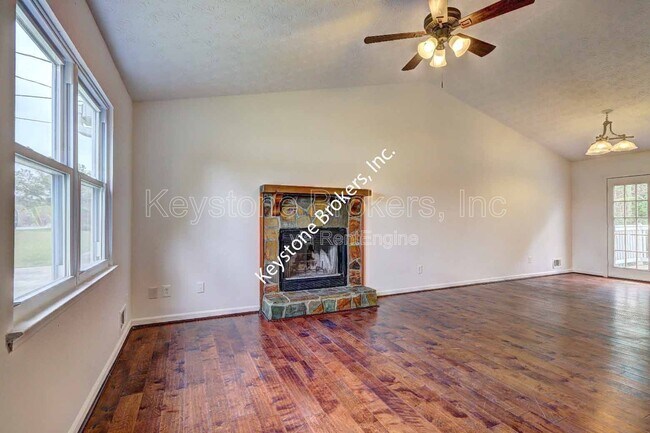 Photo - 1277 Iron Gate Blvd
