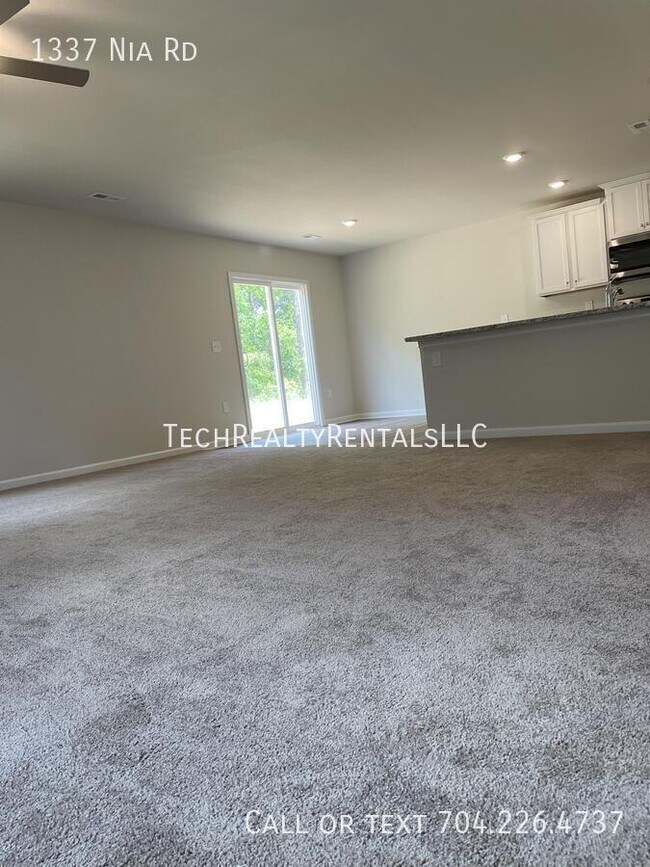 Photo - 1337 Nia Rd