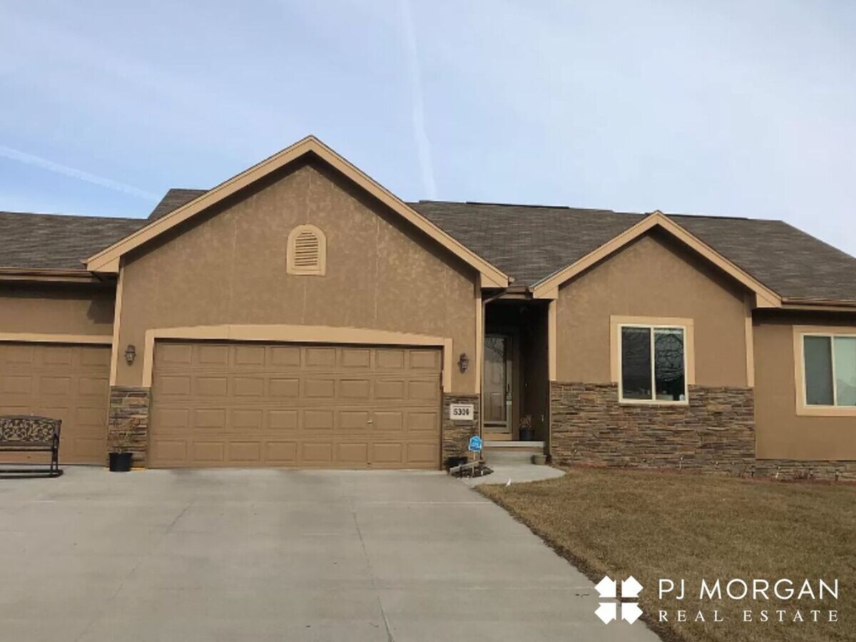 Wonderful Ranch Style Home - Wonderful Ranch Style Home