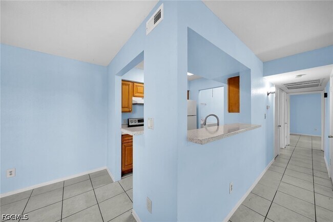 Photo - 2885 Winkler Ave Unit 612