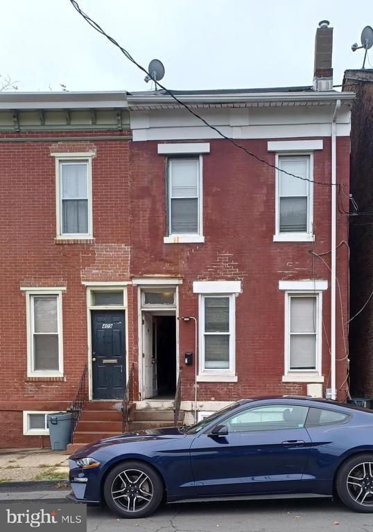 Building Photo - 411 N Montgomery St Rental