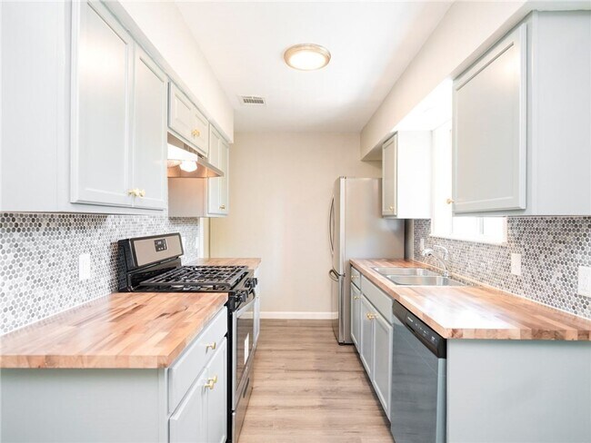 Photo - 2524 Glen Springs Way Unidad - B