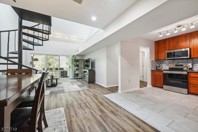 Photo - 41 Mt Kemble Ave Unit 405