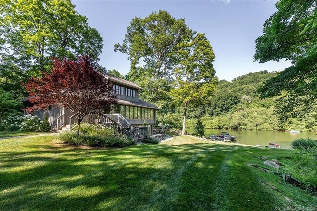 Photo - 8 Cedar Point Dr