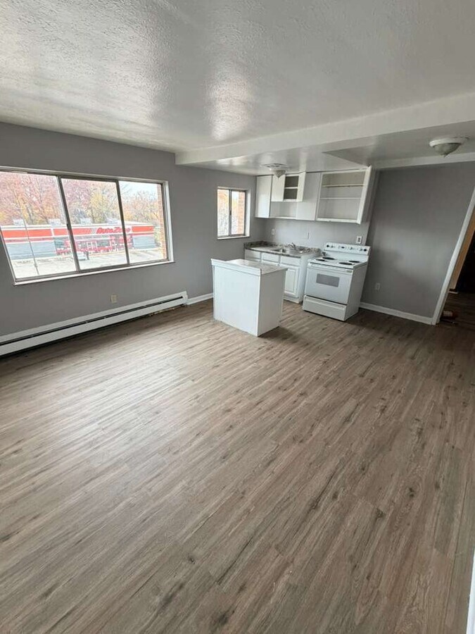 Photo - 15112 Euclid Ave Unit 301