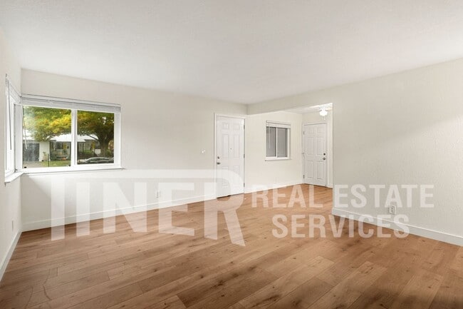 Photo - 7520 Schreiner St