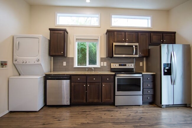 Photo - 1846 SE Harold St Unit B