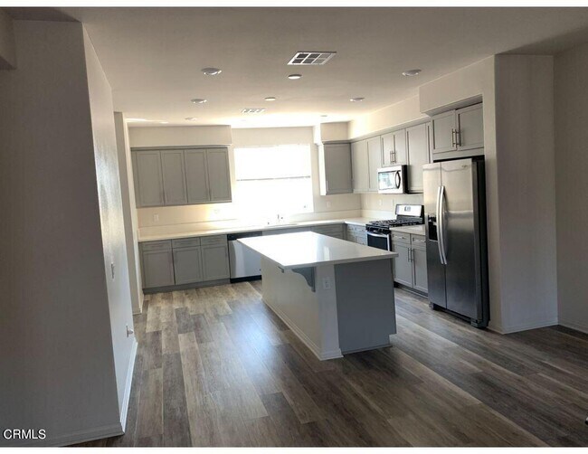 Photo - 354 Solares St