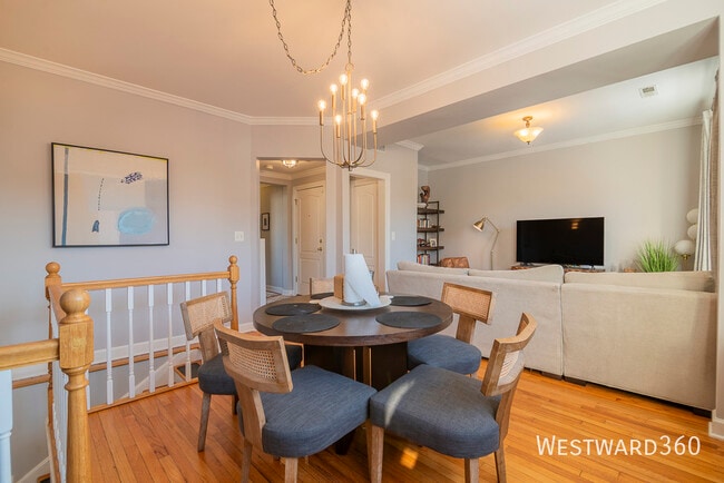 Photo - 2209 N Drake-1 Unidad 1