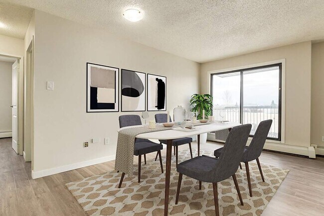 Photo - Blue Water Court