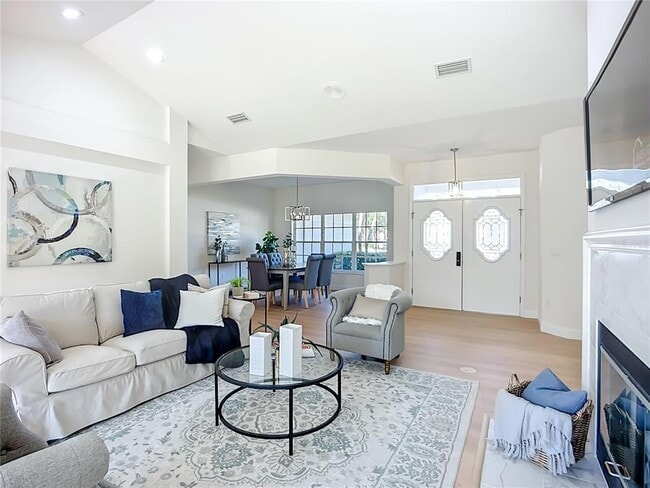 2960 Sandringham Pl