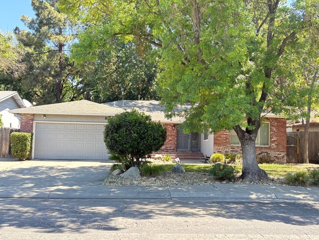 Beautiful 3 Bed, 2 Bath Home in a Desirabl... - Beautiful 3 Bed, 2 Bath Home in a Desirabl...