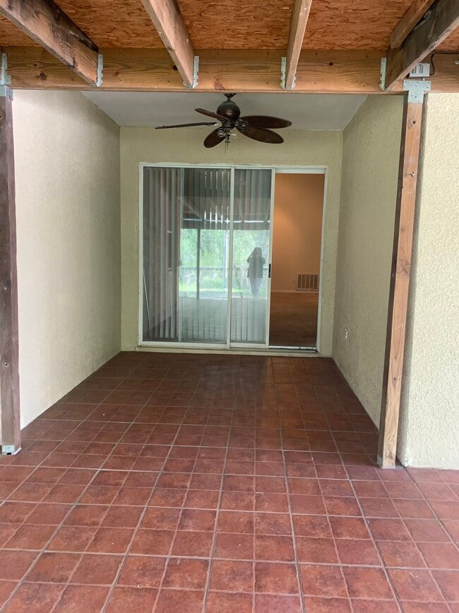 Photo - 1976 Willow Wood Dr