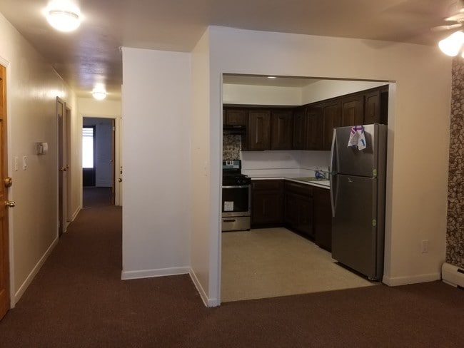 Building Photo - 41-85 Denman St Unit 2