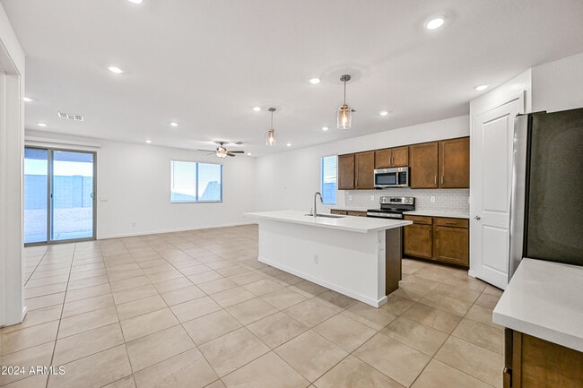 Photo - 25146 W Bowker St