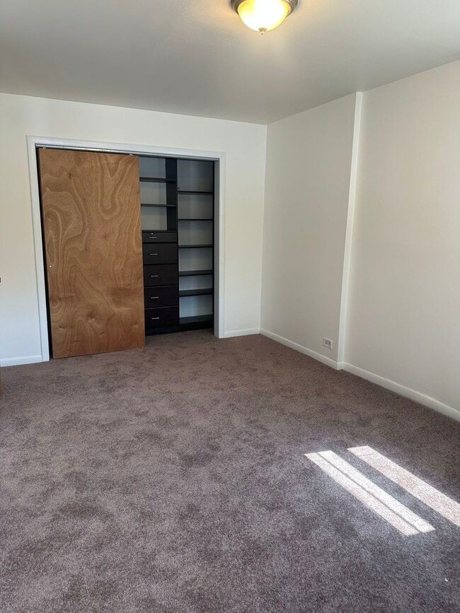 Photo - 5826 N Broadway