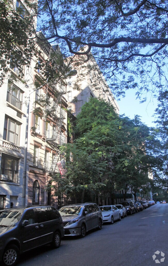 Photo - 108 E 82nd St