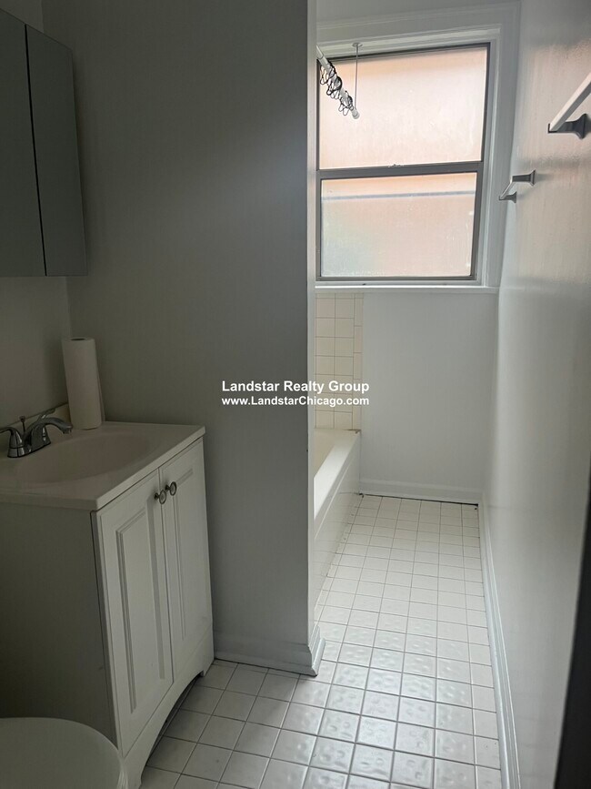 Photo - 1371 W Estes Ave Unit 2F