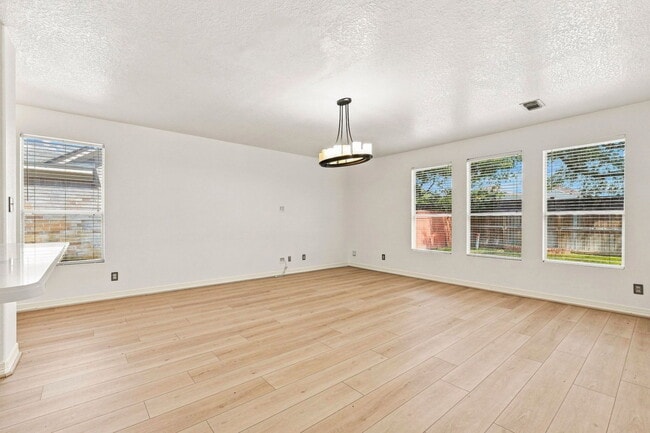 Photo - 18318 Alemarble Oak St