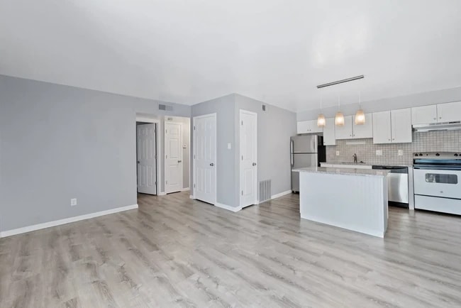 Photo - Pineview Apartments