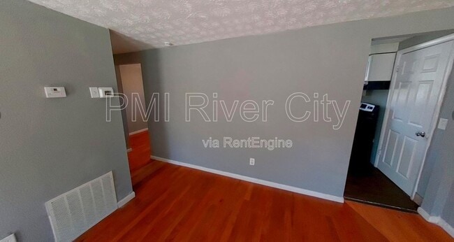 Photo - 7471 John F Kennedy Dr W