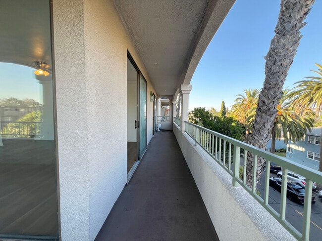 Photo - 555 Maine Ave Unidad 304