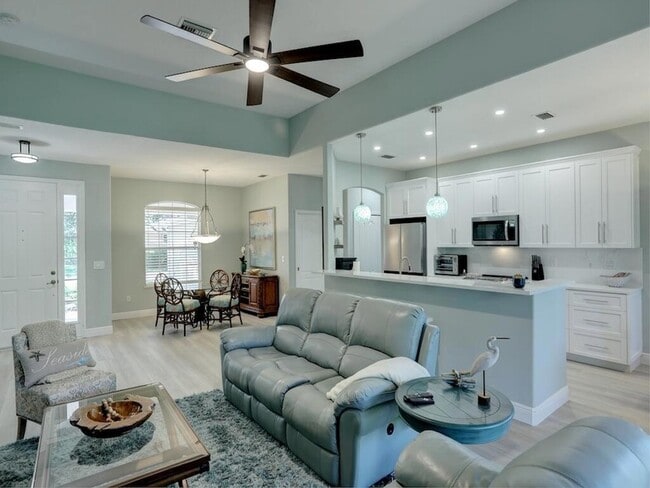 Photo - 309 Swallowtail Ln