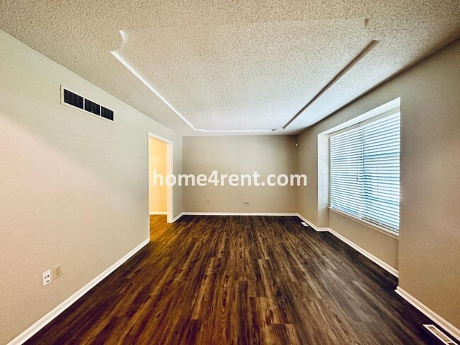 Photo - Beautiful Overland Park Home!