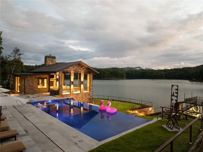 Photo - 725 Rocky Point Dr