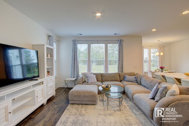 Photo - 357 Chapman Cir