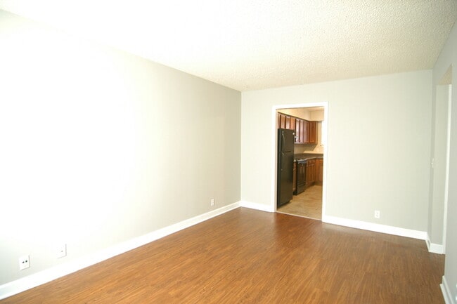 Inglewood Duplex Available Now! - Inglewood Duplex Available Now!