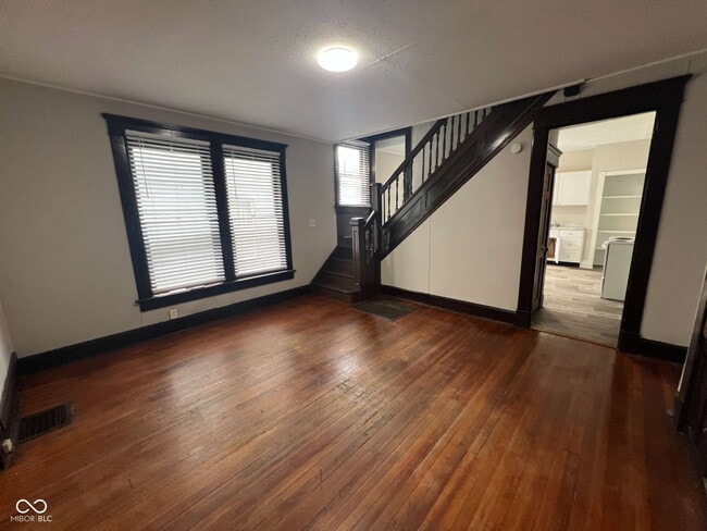 Photo - 826 N Beville Ave