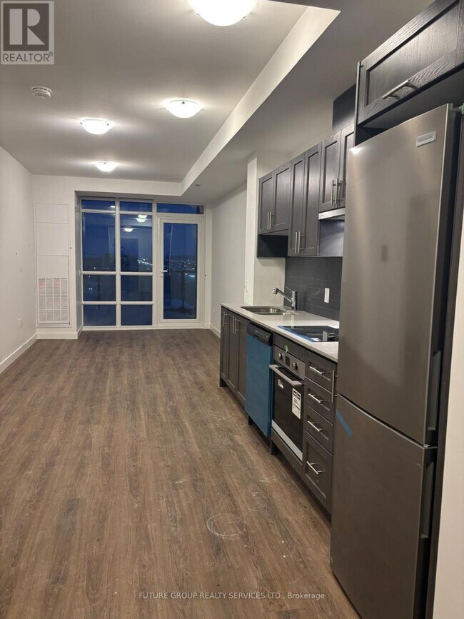 Photo - 461 Green Rd Unit 913