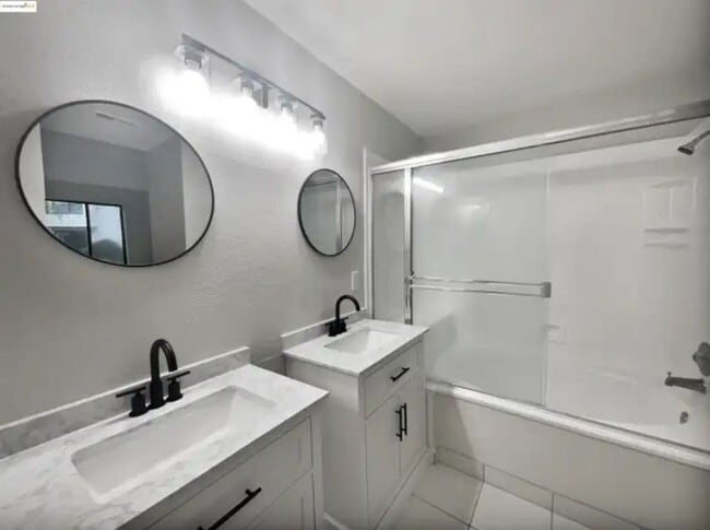 Photo - 39965 Parada St