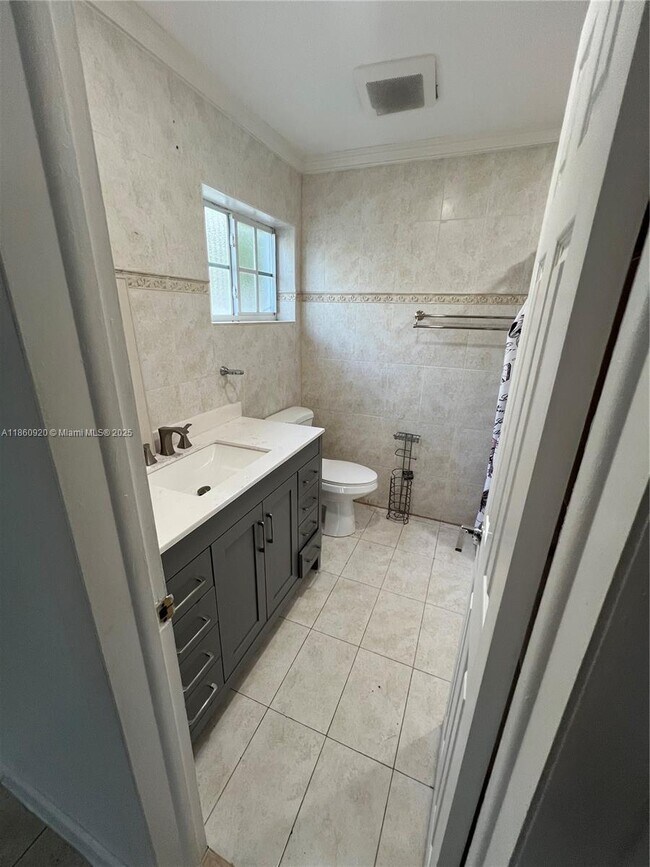 Photo - 382 NE 113th St Unit 0