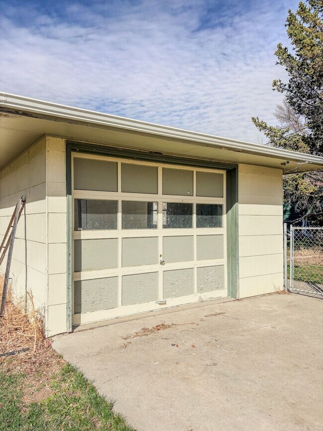 Photo - 3 bed 1 bath Laurel Home Available Now!