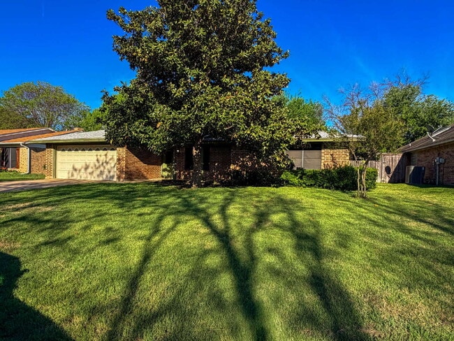 Photo - Charming 3-Bedroom Haven with Cozy Fireplace in North Richland Hills!