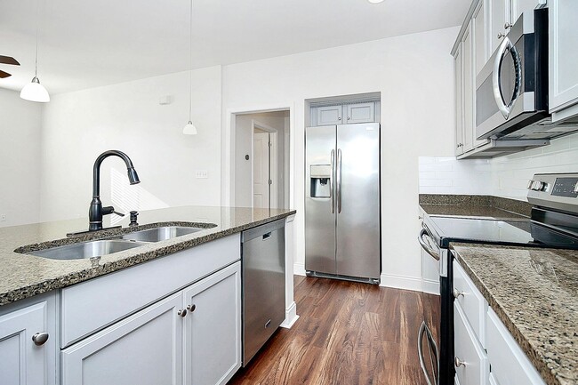 Building Photo - One -bedroom 5 mins from uptown Charlotte!... Rental