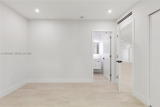 Photo - 2251 SW 20th St