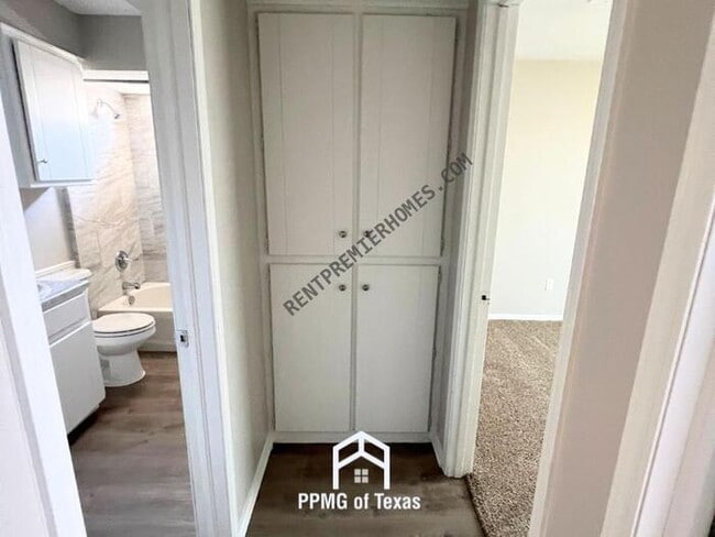 Photo - 1812 Mark Trail