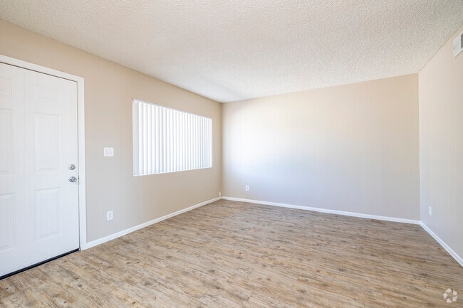 2BR, 1BA - 650SF - Living Room