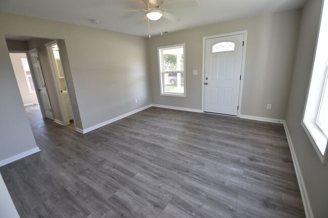 Photo - 2 Bedroom Home Updated!