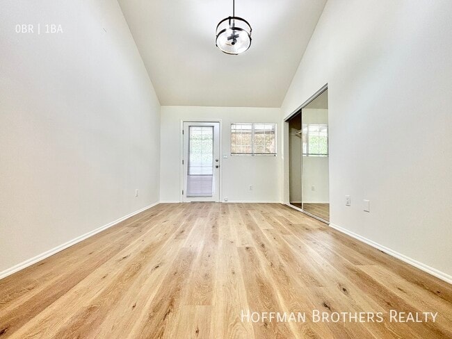 Photo - 2448 Beachwood Dr Unidad 5A