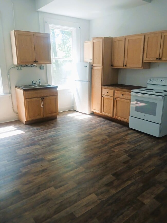 Photo - The Best of South Fairmount, cozy 3 bedroom 2 story townhouse