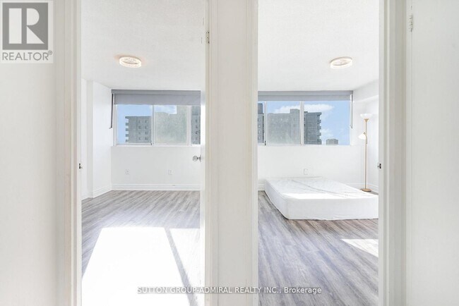 Photo - 3590 Kaneff Crescent Unité 1611