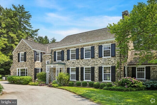 Building Photo - 1024 N Spring Mill Rd Rental