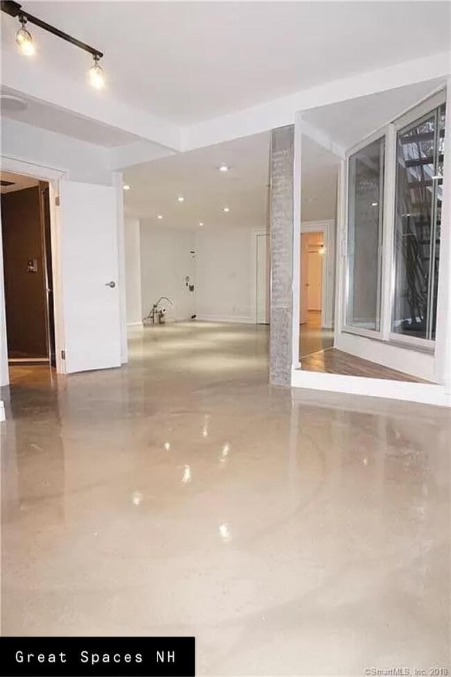 Photo - 55 Trumbull St Unidad 21