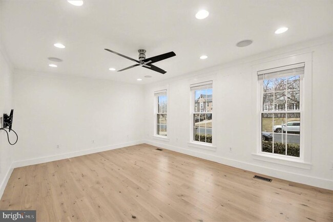 Photo - 24 Lipscomb Ct