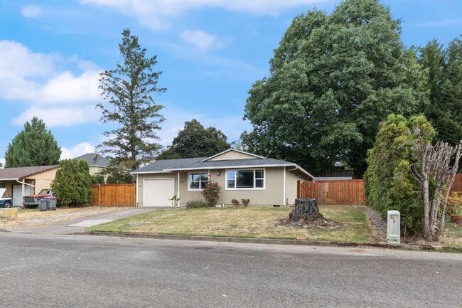 Photo - Charming 3 bedroom home with large yard!